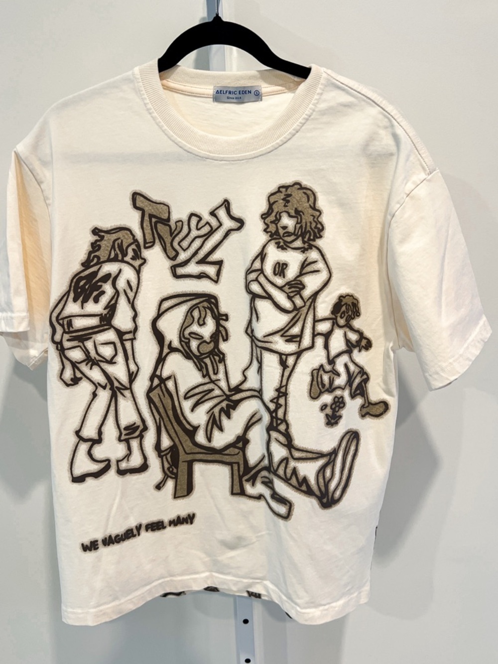 Aelfric Eden Y2K Oversized Vaguely We Feel Many Cream Graphic Tee Shirt Sz Small